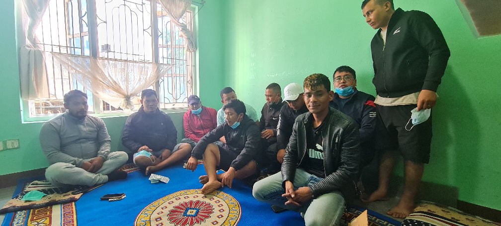 काठमाण्डौ परिसरको टोलीले जोरपाटीबाट दुई लाख नगदसहित १० जुवाडे पक्राउ