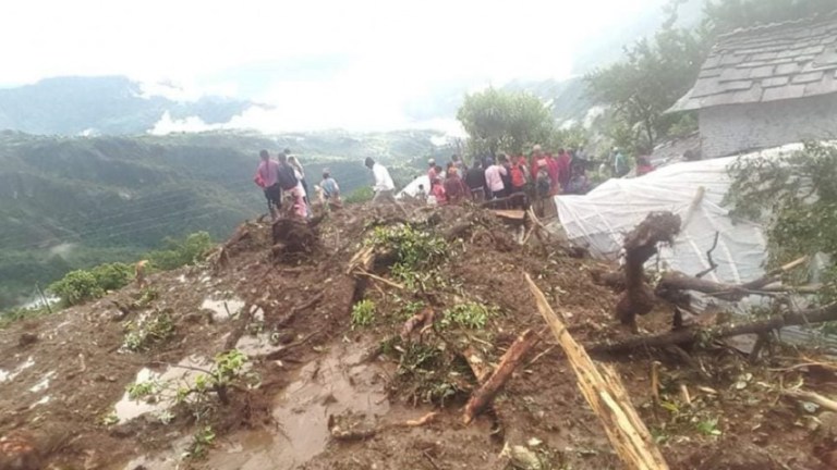 पहिरोले घर बगाउदा रसुवामा एकै परिवारका ३ को मृत्यु, १ बेपत्ता