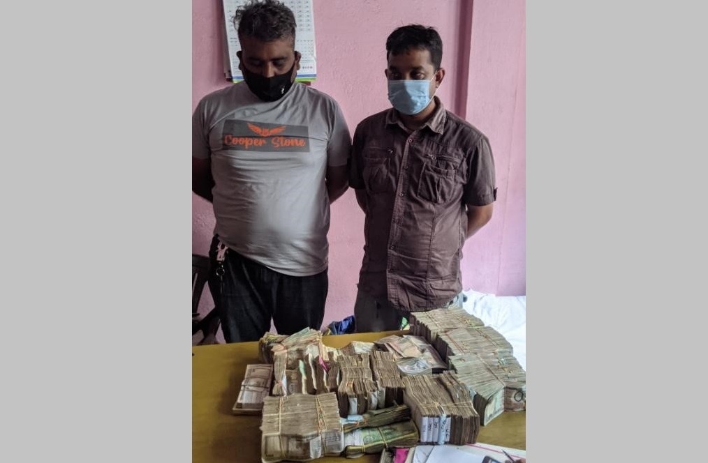 नागढुङ्गाबाट ९५ लाख नगद बरामद