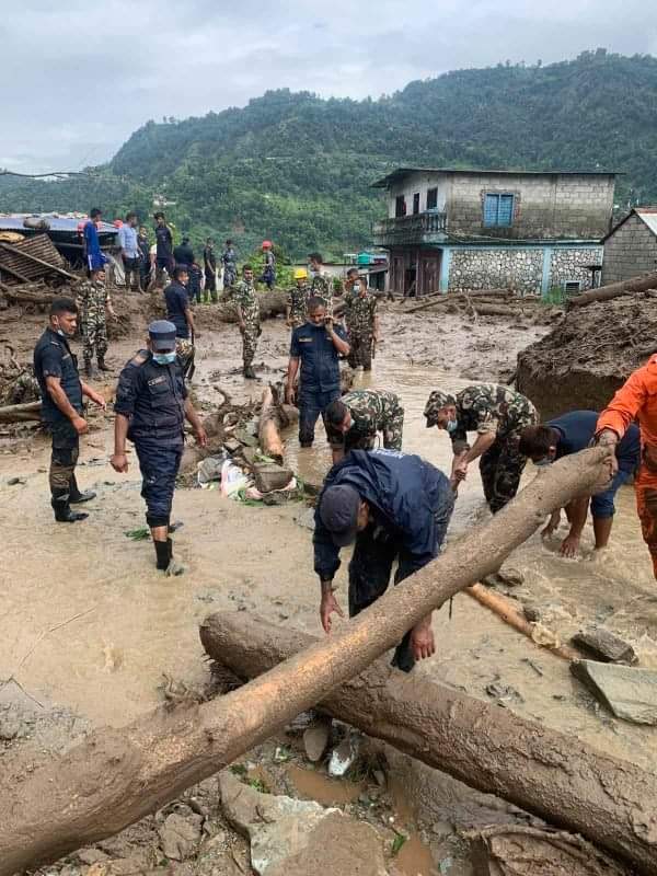 पहिरोमा पुरिएर पोखरामा ४ जनाको मृत्यु,