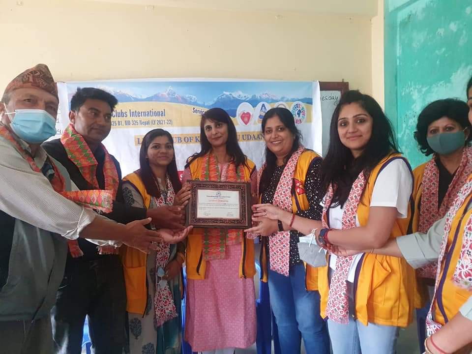 लायन्स क्लब अफ काठमाडौँ उडानद्धारा रत्नराज्य विद्यालयलाई फर्निचर सहयोग