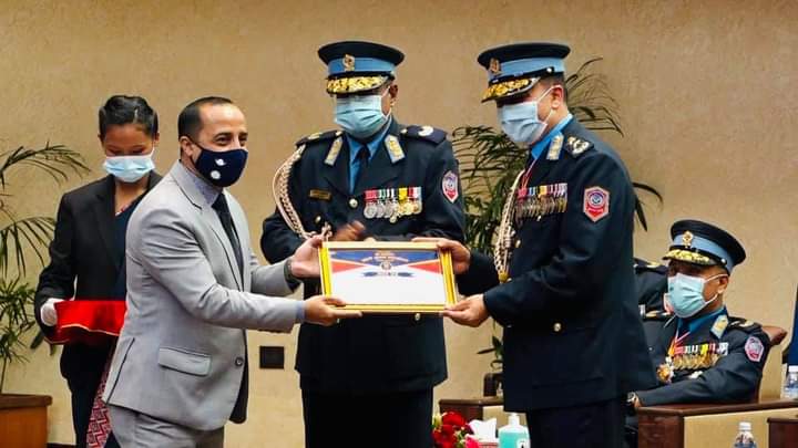 प्रहरी दिवसमा एपीवान टेलिभिजनका पत्रकार जोशी सम्मानित