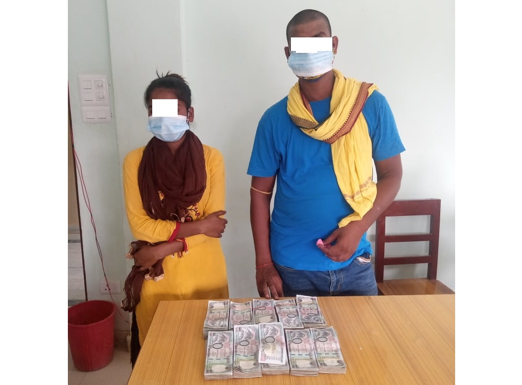 महोत्तरीमा स्रोत नखुलेको १० लाखसहित दुई जना पक्राउ