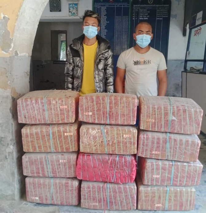 रोतहटमा लागुऔधष १८६ किलो गाँजासहित दुई जना पक्राउ