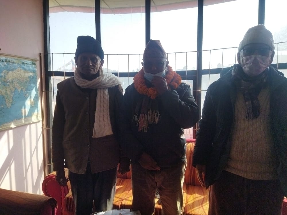 महामन्त्री मोहनविक्रम सिंहद्धारा राष्ट्रिय सभा सदस्य तुल प्रसाद विश्वकर्मा सम्मानित