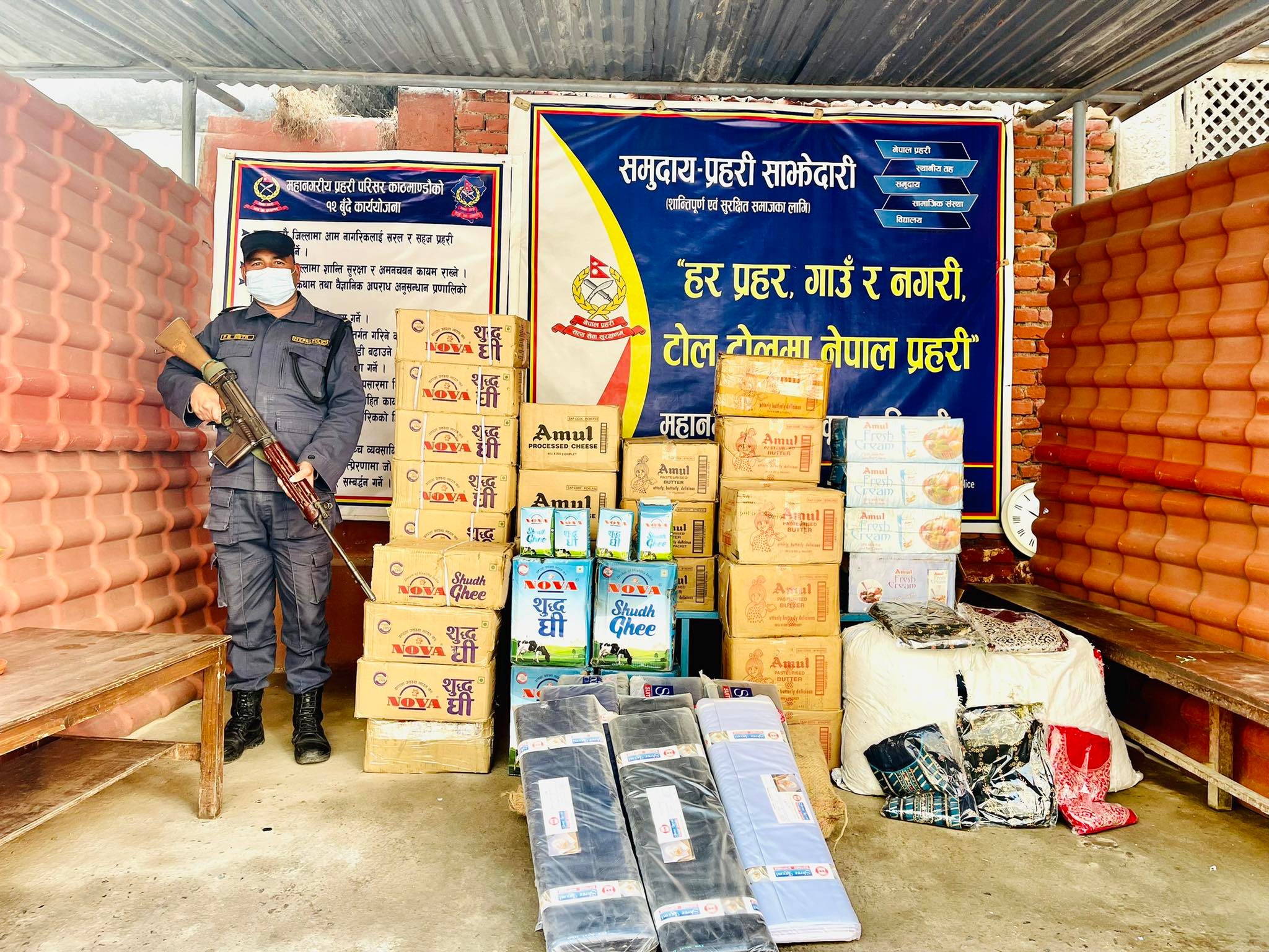 कालीमाटी वृत्तले भंन्सार छली गरि ल्याइएका सामानहरु बरामद