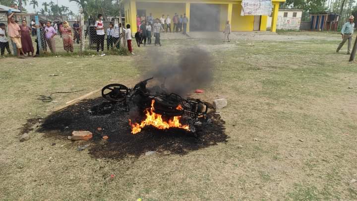 मोरङ लेटाङ स्थिति  शिक्षा विकास माबी झडप स्थानीयकाे आक्रमण  एक महिला प्रहरी अवस्था गम्भीर