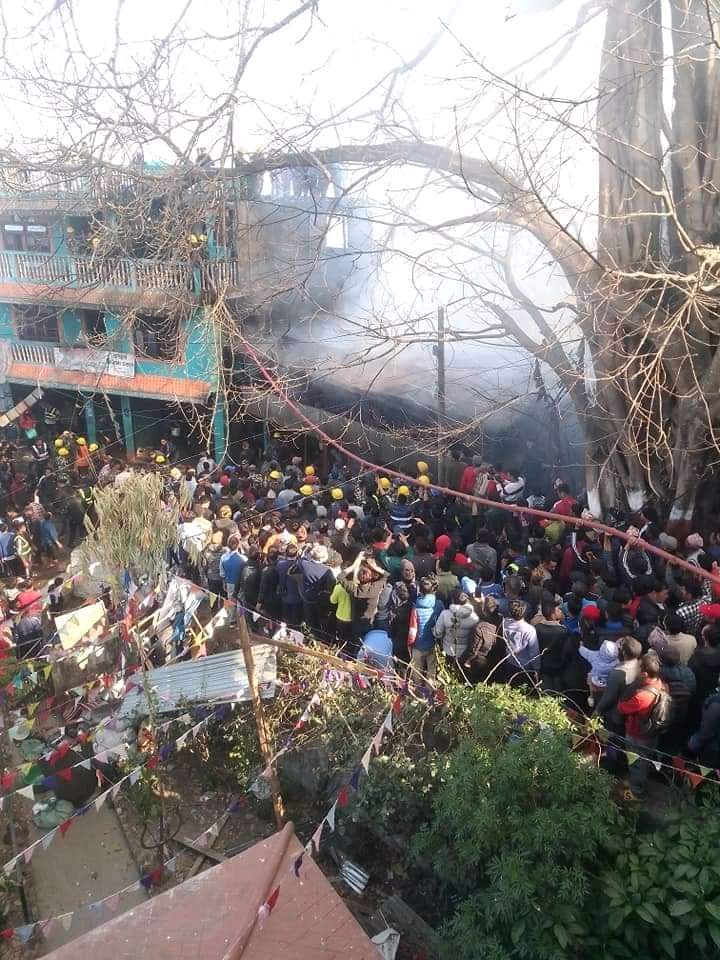 ताप्लेजुङको फुङलिङ बजारमा आगलागी,एक जनाकाे मृत्यु