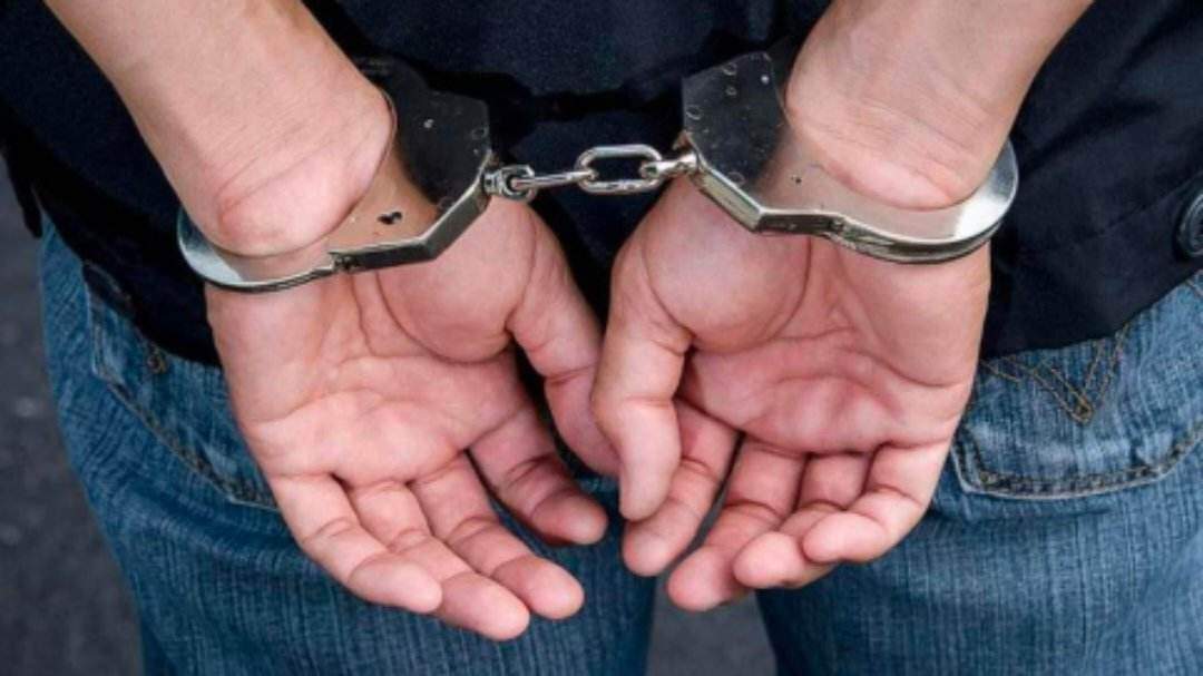 नेपालबाट भारतमा अवैध रुपमा सुनको कारोबार गर्ने एक युवक पक्राउ