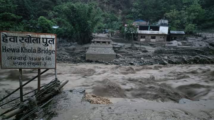 पहिरोमा बेपत्ताको शव नभेटिएपछि कुशको शव बनाएर दाहसंस्कार