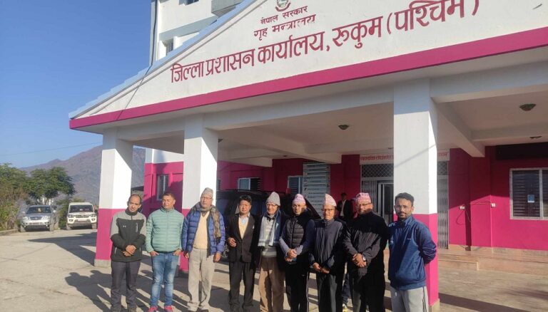 भूकम्प प्रभावित क्षेत्रमा अध्यक्ष केसी : घर बनाउन सरकारलाई दबाब दिने आश्वासन