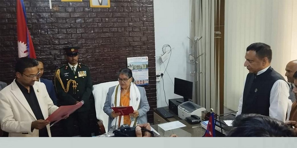 मधेस प्रदेशबाट हटाइए कांग्रेसका मन्त्री, एमालेका यादवले लिए शपथ