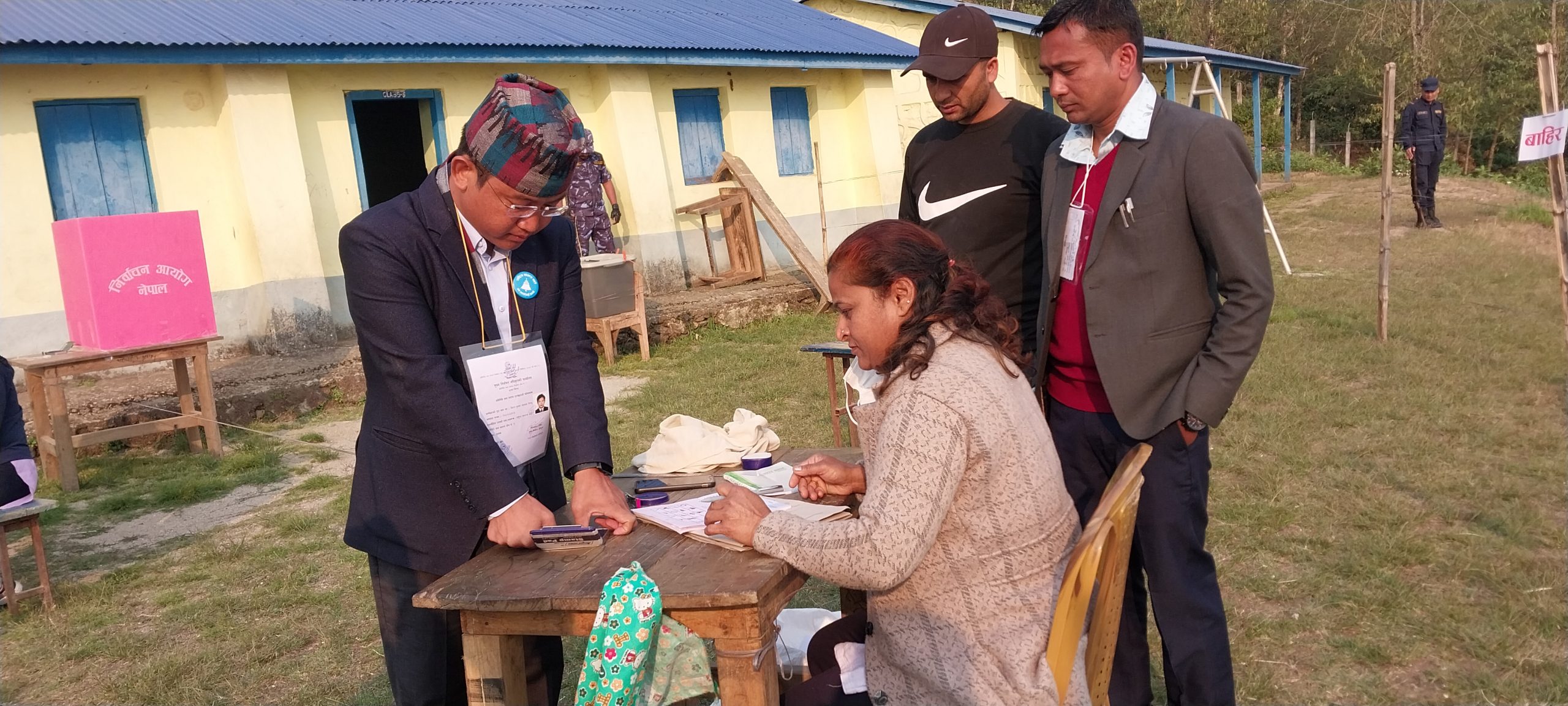 इलाममा उत्साहपूर्ण मतदान