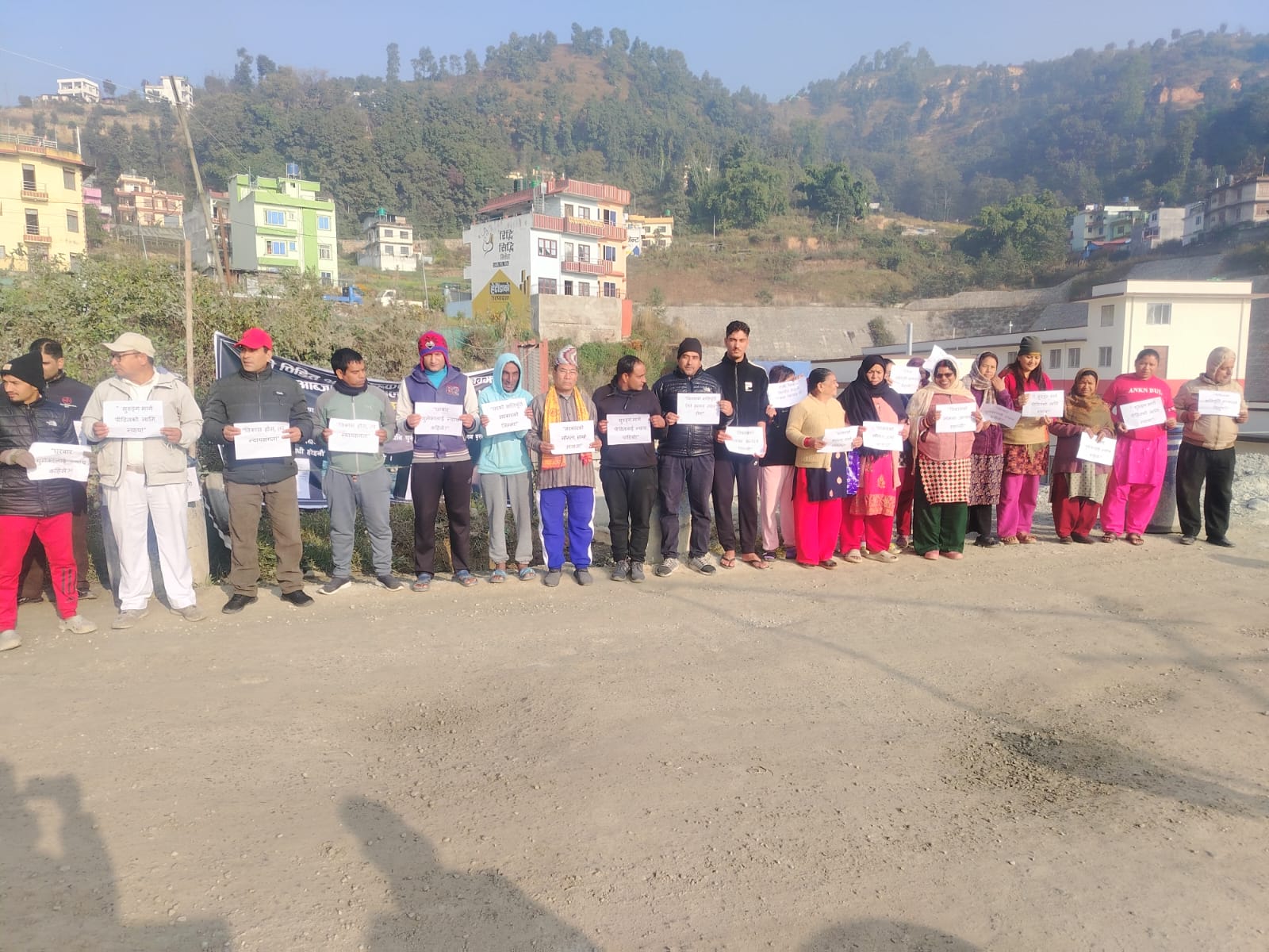उचित क्षतिपूर्ति नपाए सम्म सुरूङ्गमार्गको काम अघि बढ्न नदिने चेतावनी