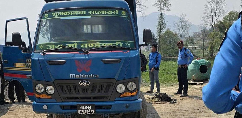 बाबुले चलाएको ट्रकले किचेर छोरीको मृत्यु