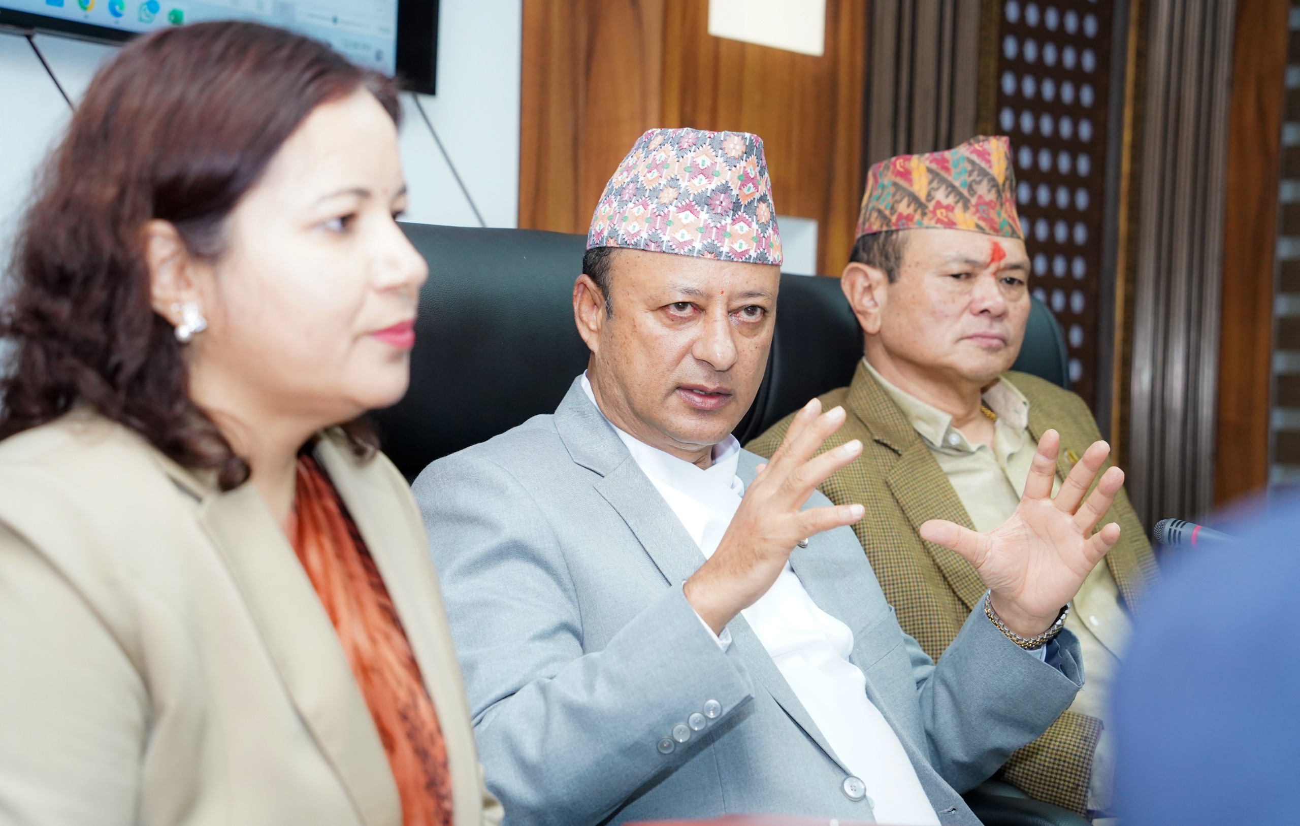कोहलपुर–सुर्खेत प्रसारण लाइनको विवाद समाधानमा उर्जा मन्त्रीको चासो