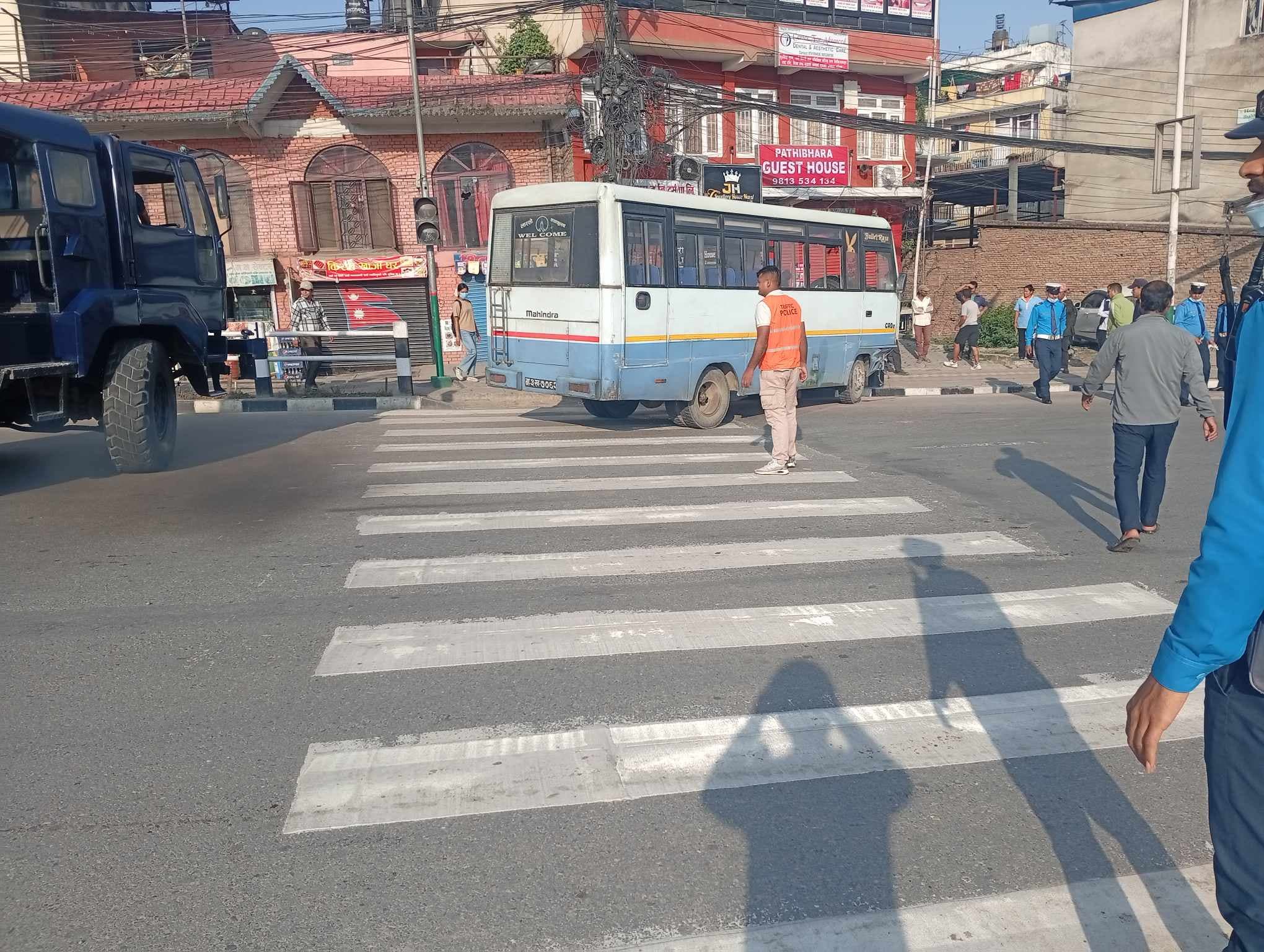 बसको ठक्करबाट युवतीको मृत्यु, तीन जना घाइते